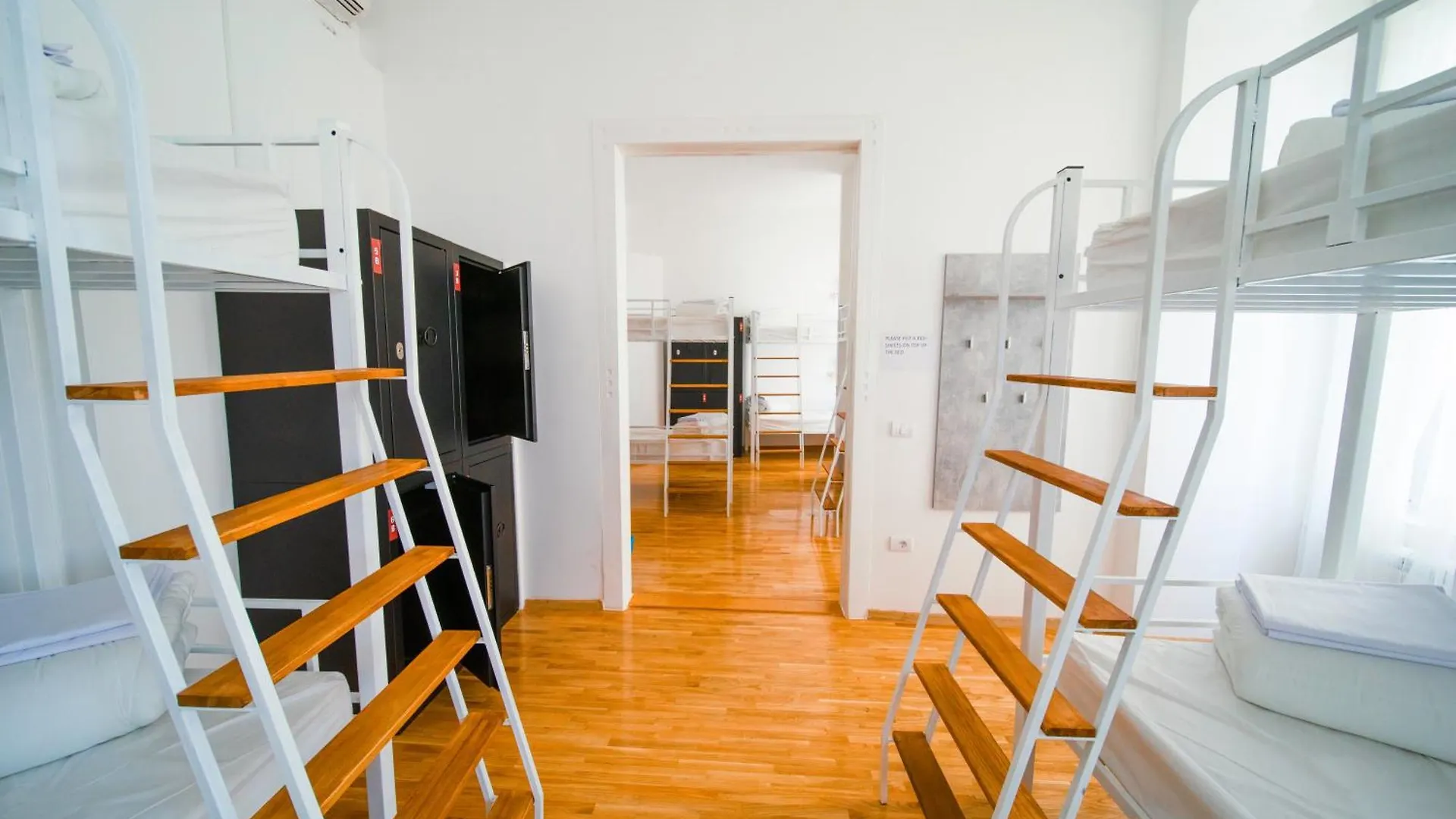 New Generation Hostel Como Lake 0*,