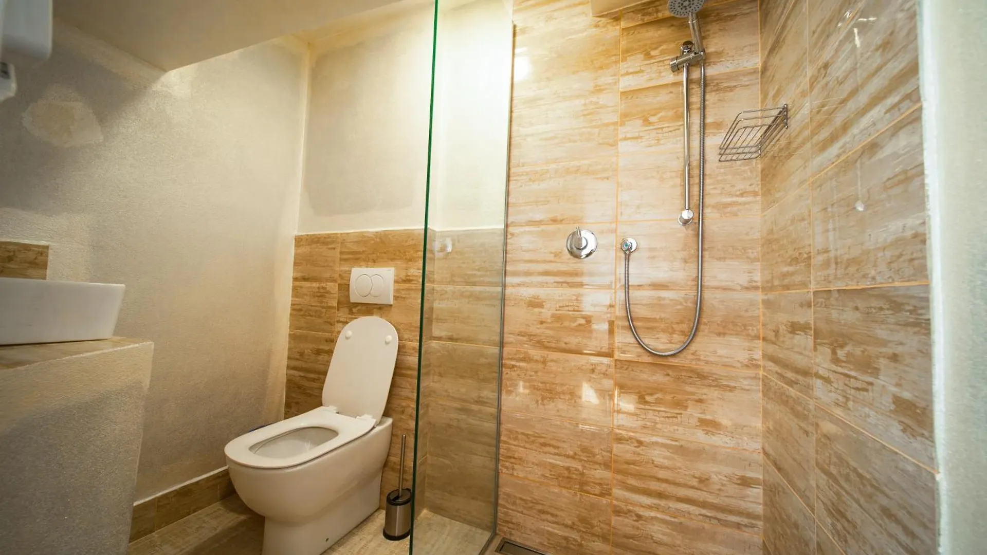 New Generation Hostel Como Lake